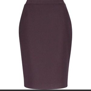 Super classy & sassy Uniqlo burgundy pencil skirt